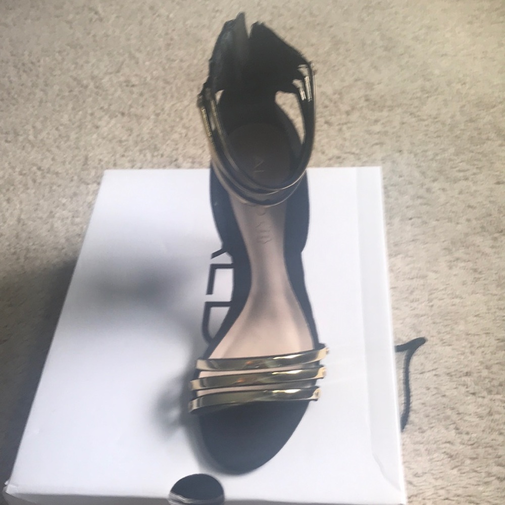 Heels - Picture 2 of 2